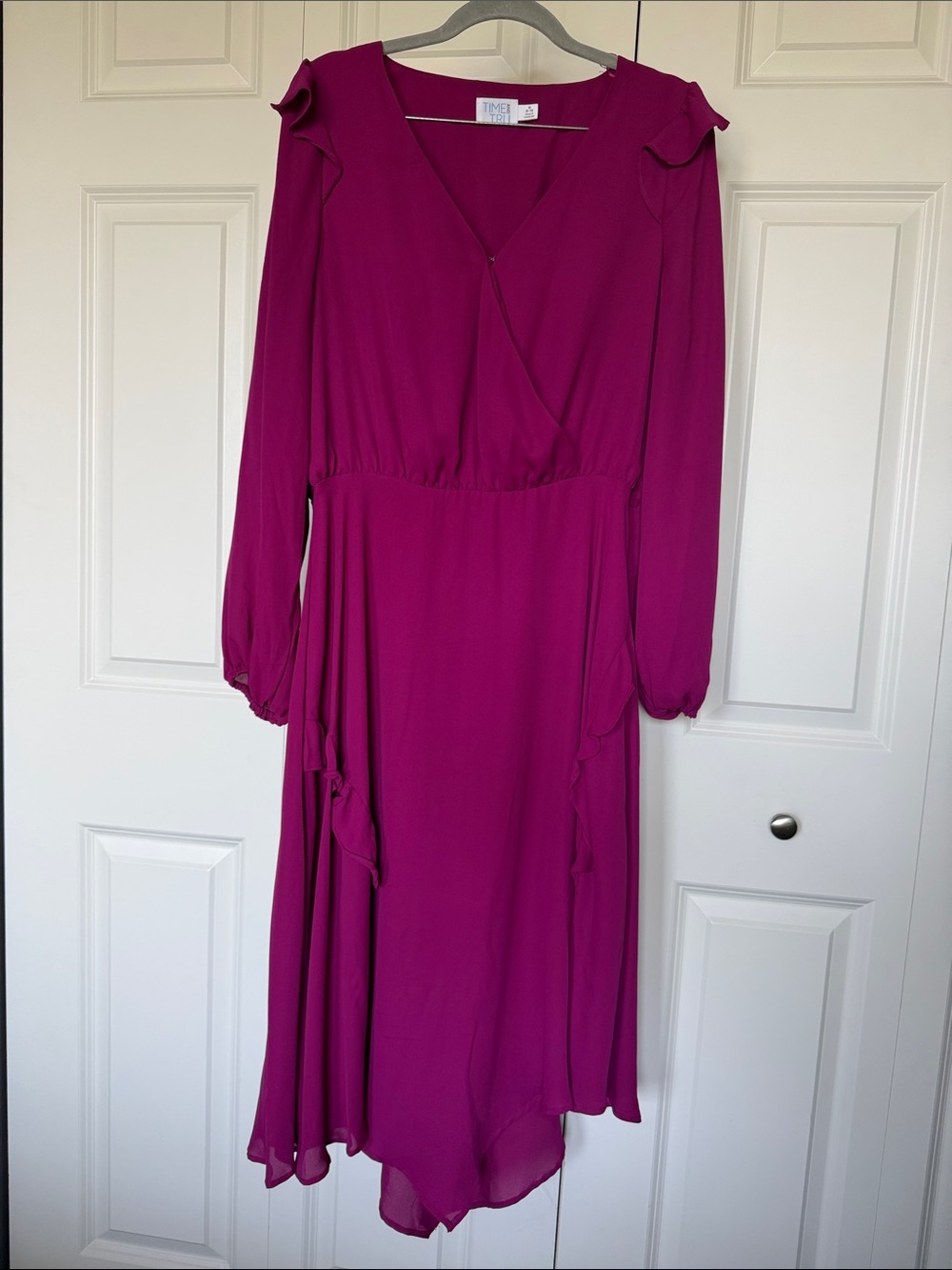 Time and Tru Magenta Long Sleeve Ruffles Asymmetrical Midi Dress Sz M